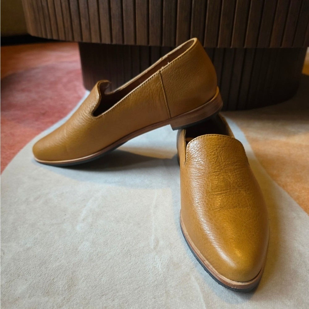 Patina Footwear Loafers Women 7 Tan Leather Almond Toe Minimalist Dark Academia